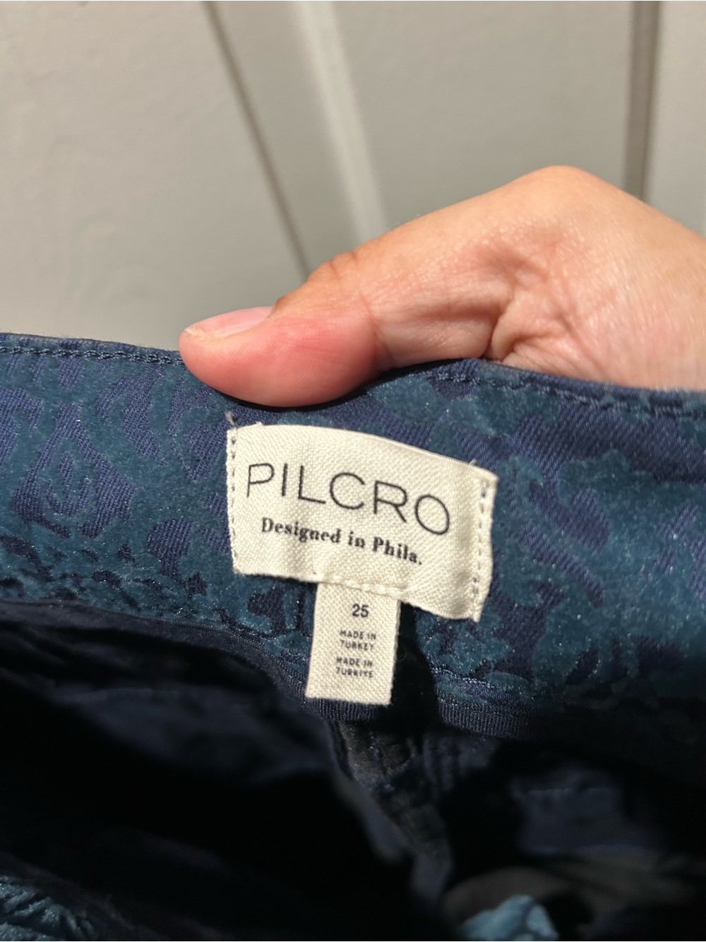 Anthropologie Pilcro Lennox Cuffed Wide-Leg Embossed Cropped Pants Size 25 - Picture 5 of 6